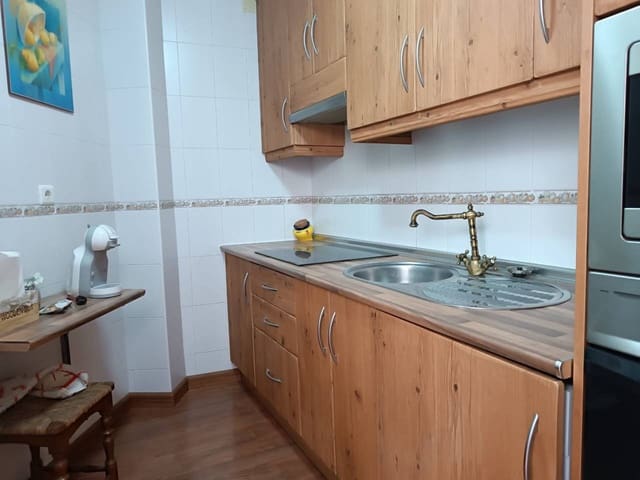 3 makuuhuone Huoneisto myytävänä paikassa Puerto Marina, Benalmádena mukana uima-altaan - 373 000 € (Ref: 8740773)