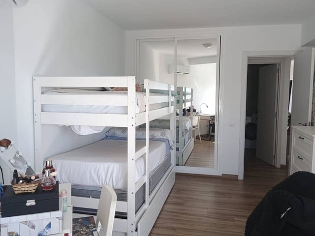 Apartamento de 2 habitaciones en Puerto Marina, Benalmádena en venta - 458.000 € (Ref: 8821256)