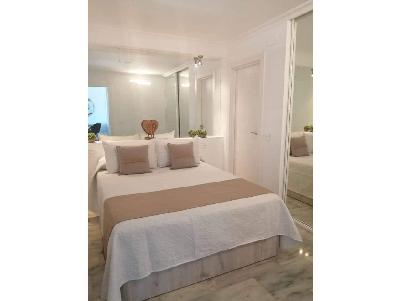 Piso de 2 habitaciones en Benalmádena en alquiler con piscina - 1.500 € (Ref: 8892088)