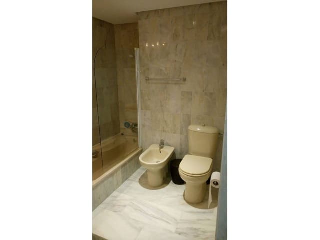 2 slaapkamer Flat te huur in Benalmádena met zwembad - € 1.500 (Ref: 8892088)