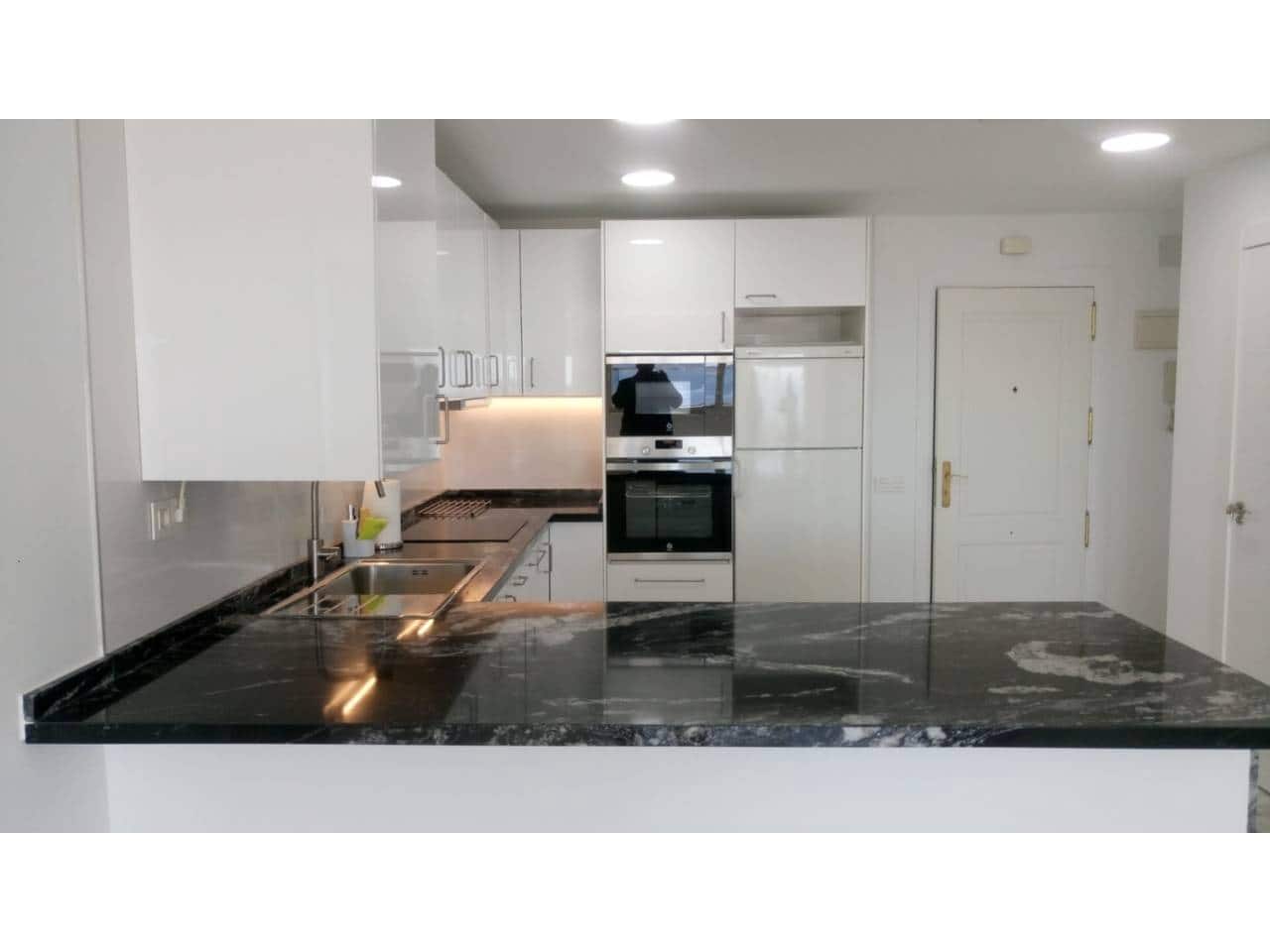 Piso de 2 habitaciones en Benalmádena en alquiler con piscina - 1.500 € (Ref: 8892088)