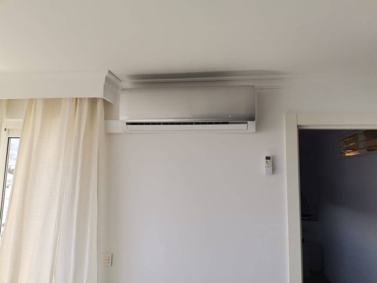 Piso de 2 habitaciones en Benalmádena en alquiler con piscina - 1.500 € (Ref: 8892088)