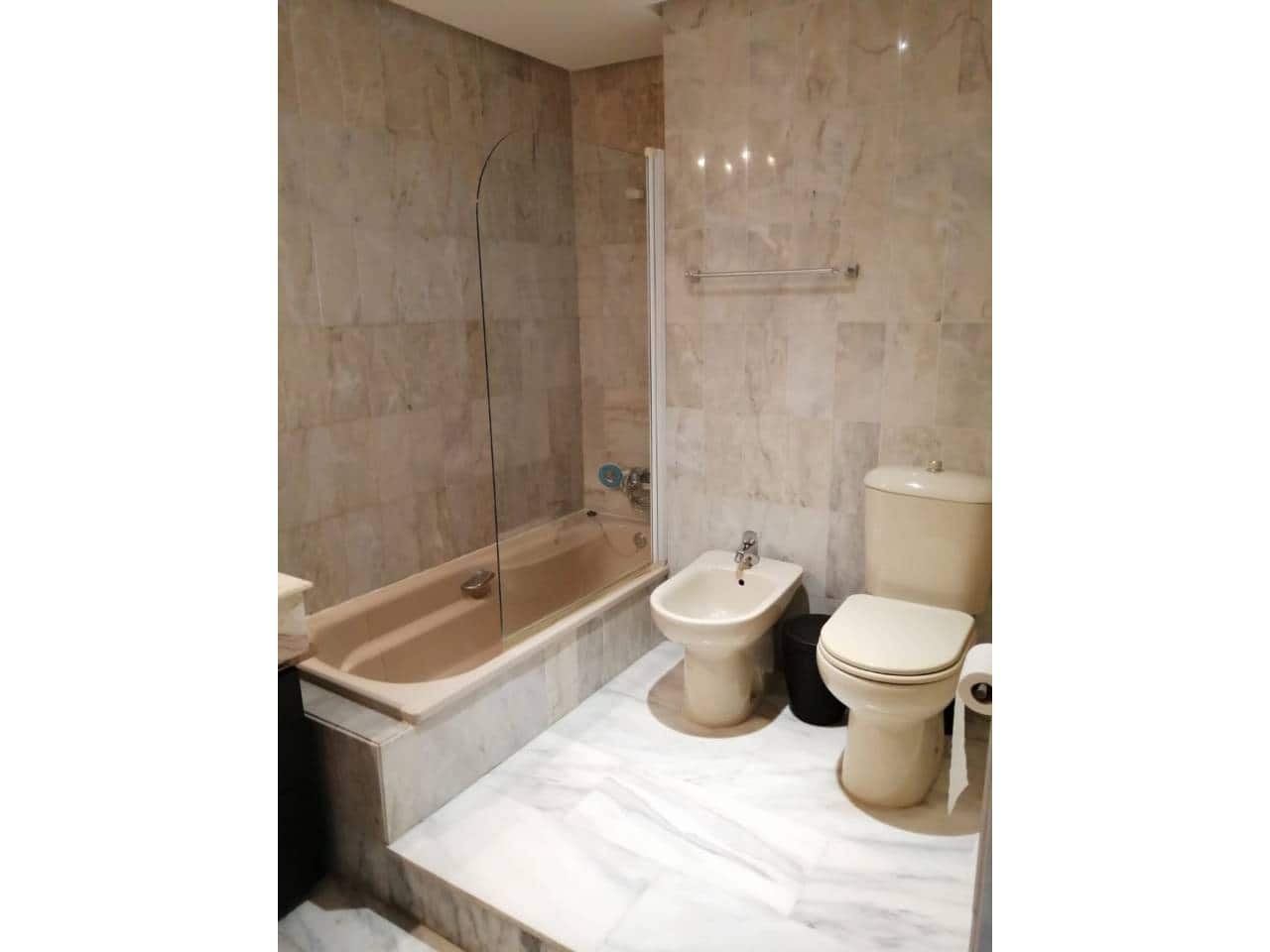 Piso de 2 habitaciones en Benalmádena en alquiler con piscina - 1.500 € (Ref: 8892088)