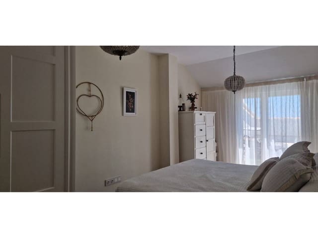 3 Zimmer Penthouse zu verkaufen in Benalmádena mit Pool Garage - 774.000 € (Ref: 8936493)