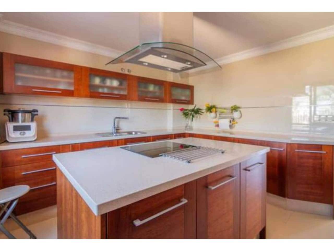 6 bedroom Villa for sale in Benalmadena with pool garage - € 1,250,000 (Ref: 8971820)