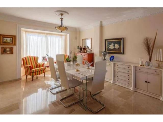 6 bedroom Villa for sale in Benalmádena with pool garage - € 1,250,000 (Ref: 8971820)