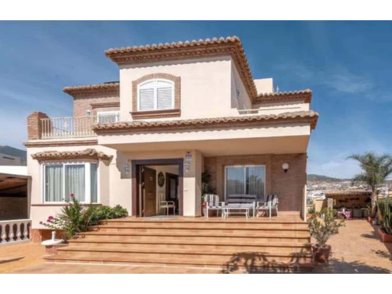 6 bedroom Villa for sale in Benalmadena with pool garage - € 1,250,000 (Ref: 8971820)