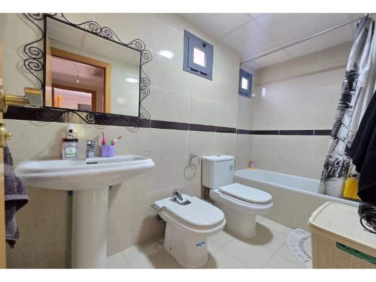 4 soveværelse Byhus til salg i Benalmadena med garage - € 437.000 (Ref: 9111808)