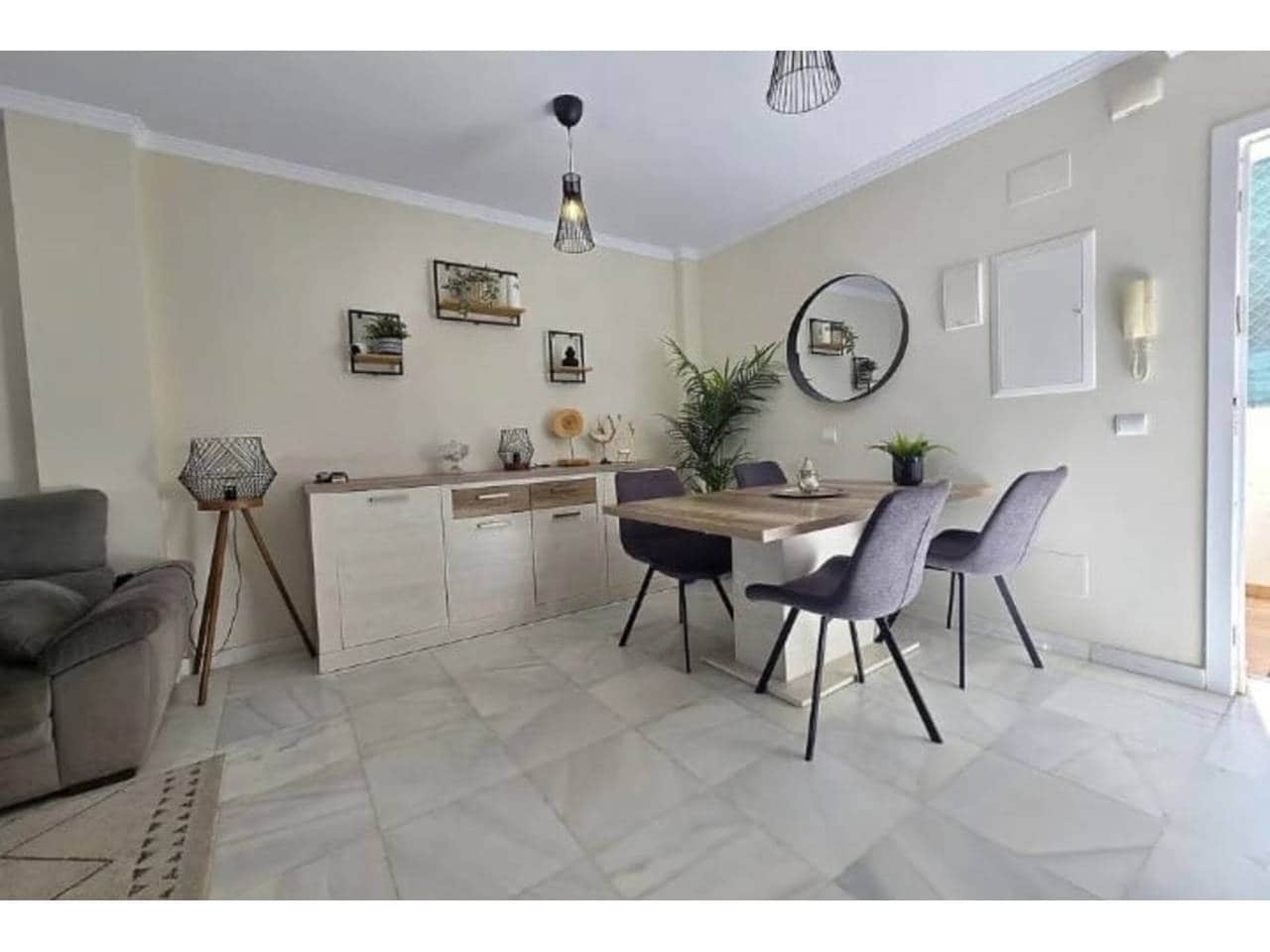 4 soveværelse Byhus til salg i Benalmadena med garage - € 437.000 (Ref: 9111808)