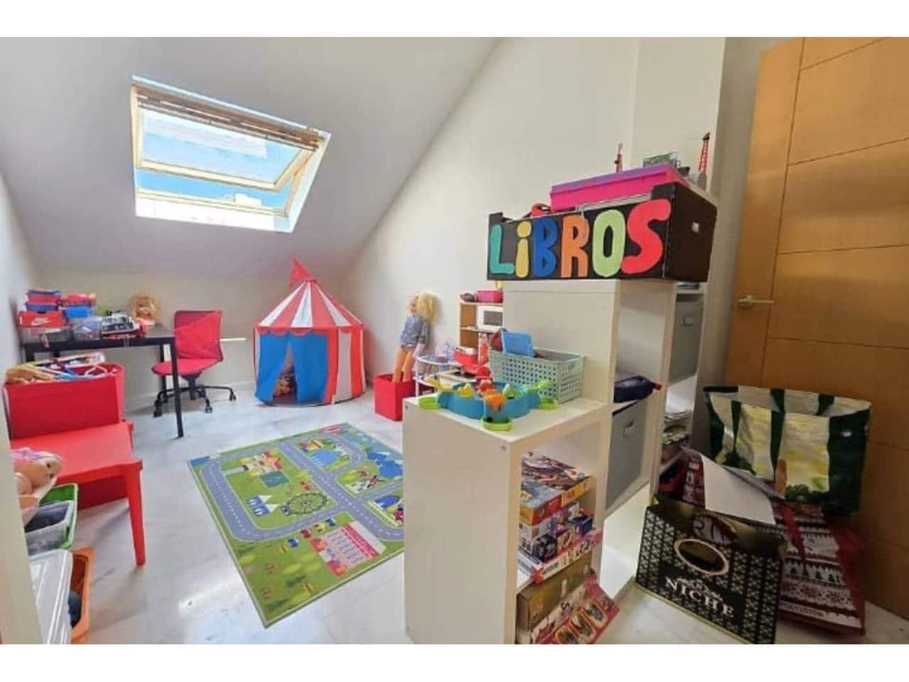 4 soveværelse Byhus til salg i Benalmadena med garage - € 437.000 (Ref: 9111808)