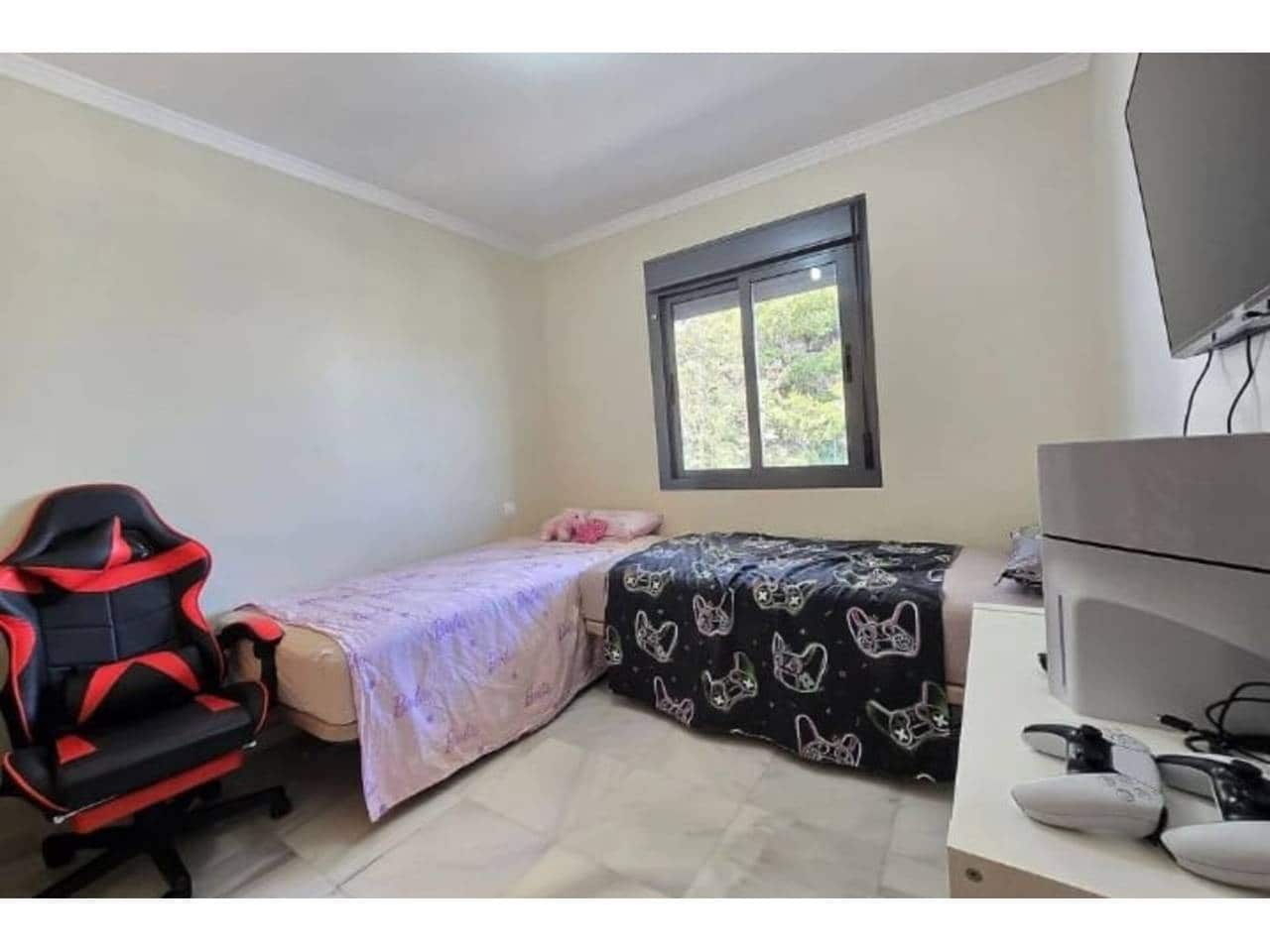 4 soveværelse Byhus til salg i Benalmadena med garage - € 437.000 (Ref: 9111808)