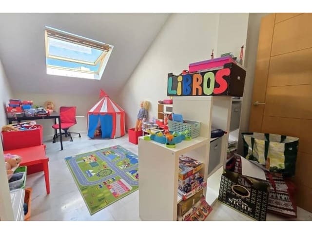 4 soveværelse Byhus til salg i Parque de la Paloma, Benalmádena med garage - € 437.000 (Ref: 9111808)