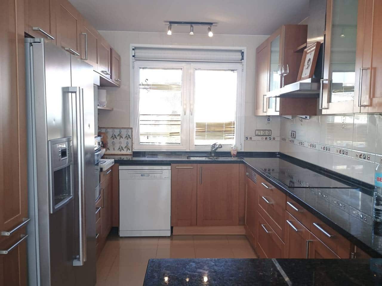 5 soveværelse Semi-Rækkehus til salg i Benalmadena med swimmingpool garage - € 635.000 (Ref: 9159234)