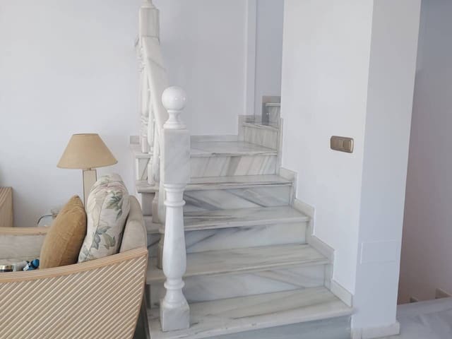 5 sovrum Semi-fristående Villa till salu i Benalmádena med pool garage - 635 000 € (Ref: 9159234)