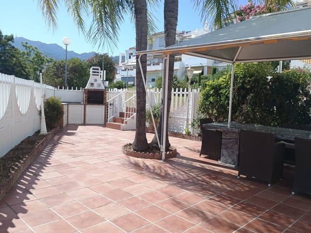 5 sovrum Semi-fristående Villa till salu i Benalmádena med pool garage - 635 000 € (Ref: 9159234)