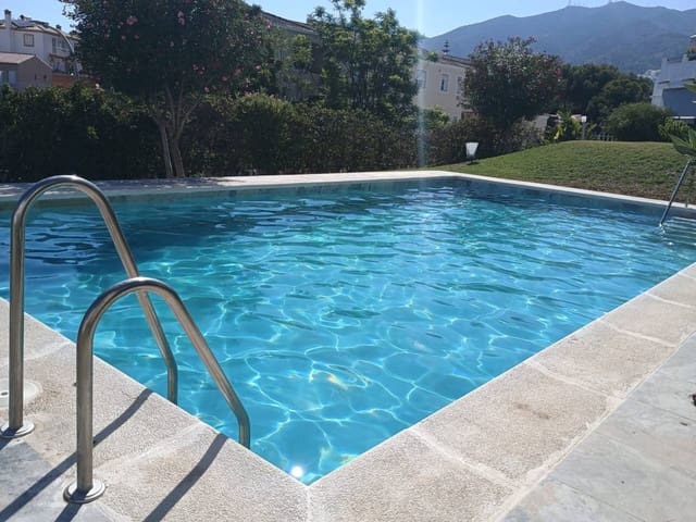 5 soveværelse Semi-Rækkehus til salg i Benalmádena med swimmingpool garage - € 635.000 (Ref: 9159234)