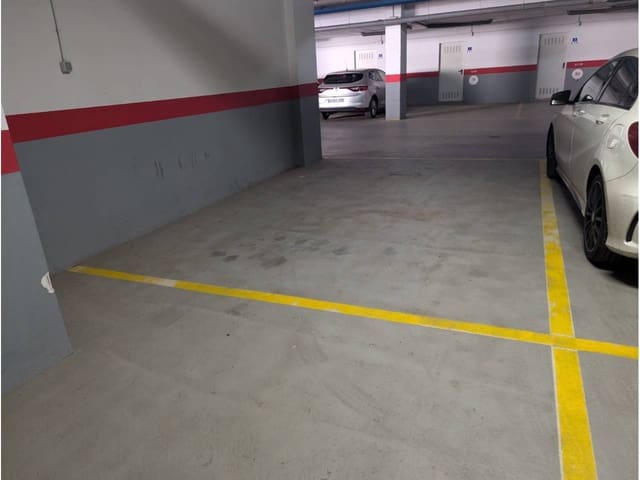 Autotalli myytävänä paikassa Benalmádena - 19 500 € (Ref: 9193485)