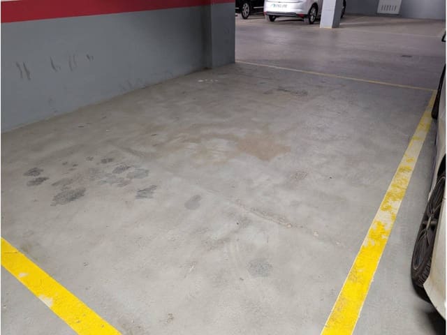 Autotalli myytävänä paikassa Benalmádena - 19 500 € (Ref: 9193485)