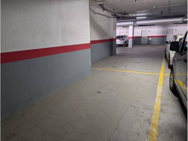 Autotalli myytävänä paikassa Benalmádena - 19 500 € (Ref: 9193485)