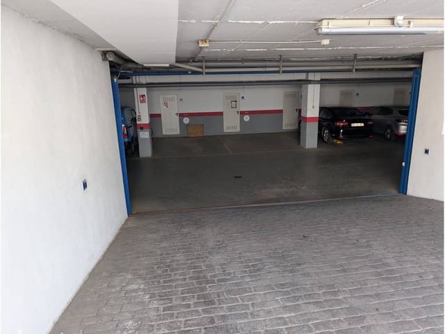 Autotalli myytävänä paikassa Benalmádena - 19 500 € (Ref: 9193485)