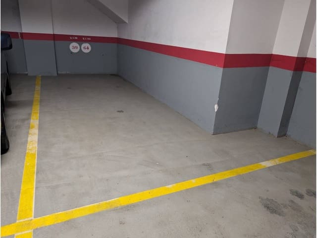 Autotalli myytävänä paikassa Benalmádena - 19 500 € (Ref: 9193485)