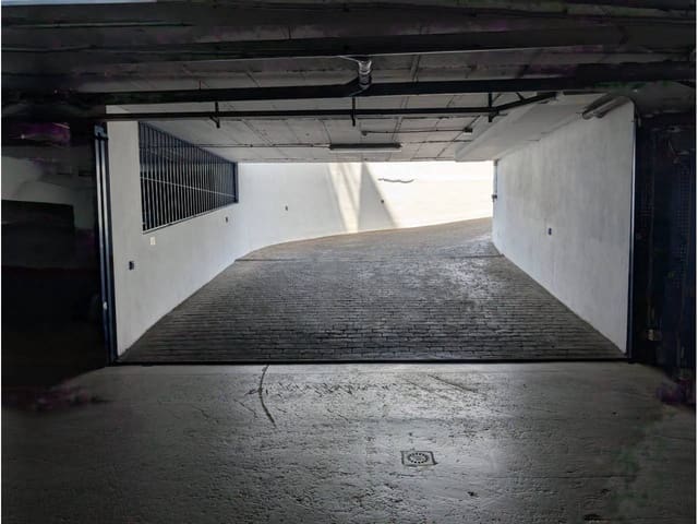 Autotalli myytävänä paikassa Benalmádena - 19 500 € (Ref: 9193485)