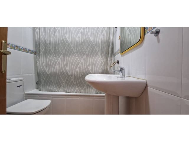 Apartamento de 3 habitaciones en Torremolinos en venta con piscina garaje - 375.000 € (Ref: 9303075)