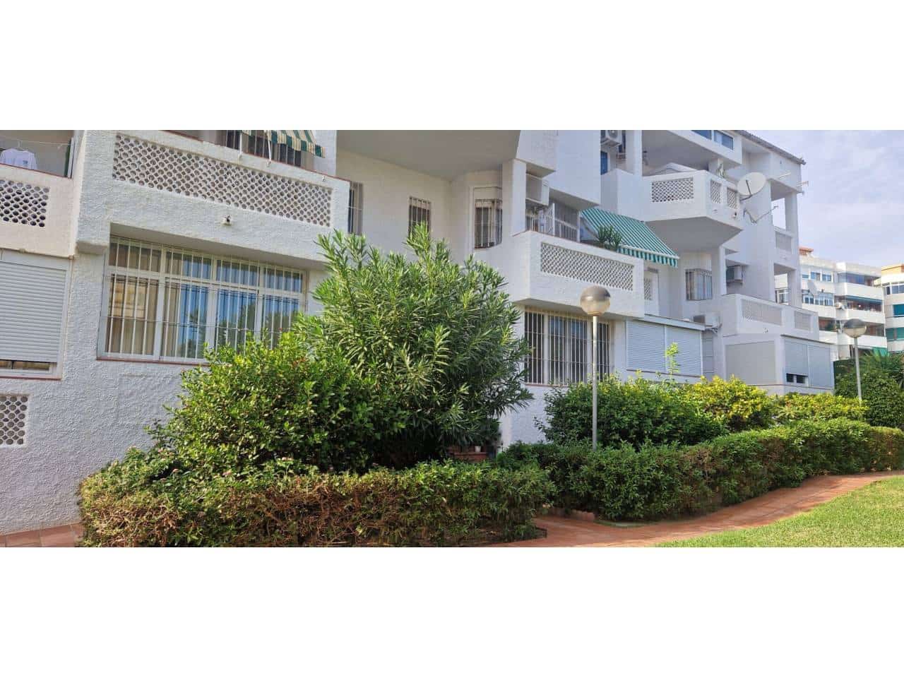 Apartamento de 3 habitaciones en Torremolinos en venta con piscina garaje - 375.000 € (Ref: 9303075)