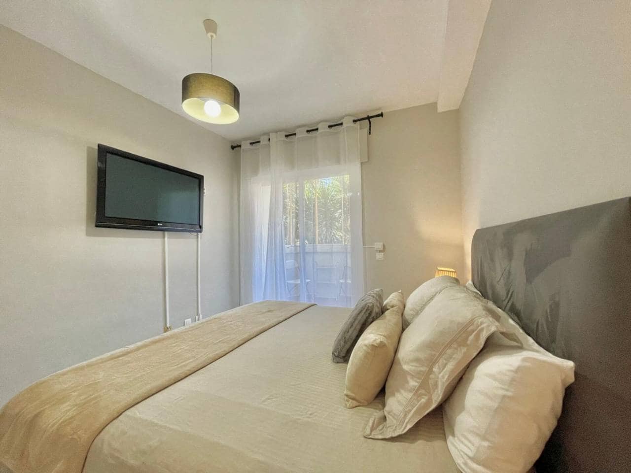 2 bedroom Apartment for sale in Benalmadena with pool garage - € 660,000 (Ref: 9303076)