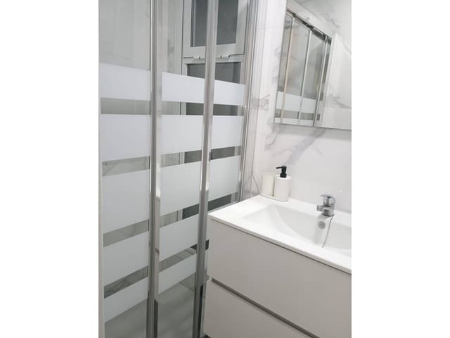 1 makuuhuone Huoneisto vuokrattavana paikassa Puerto Marina, Benalmádena mukana uima-altaan - 1 050 € (Ref: 9326175)