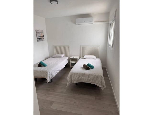 3 makuuhuone Huoneisto myytävänä paikassa Puerto Marina, Benalmádena mukana uima-altaan - 450 000 € (Ref: 9355668)