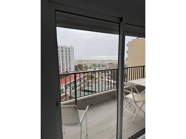 3 makuuhuone Huoneisto myytävänä paikassa Puerto Marina, Benalmádena mukana uima-altaan - 450 000 € (Ref: 9355668)