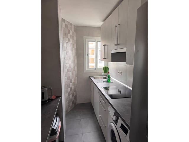 3 makuuhuone Huoneisto myytävänä paikassa Puerto Marina, Benalmádena mukana uima-altaan - 450 000 € (Ref: 9355668)