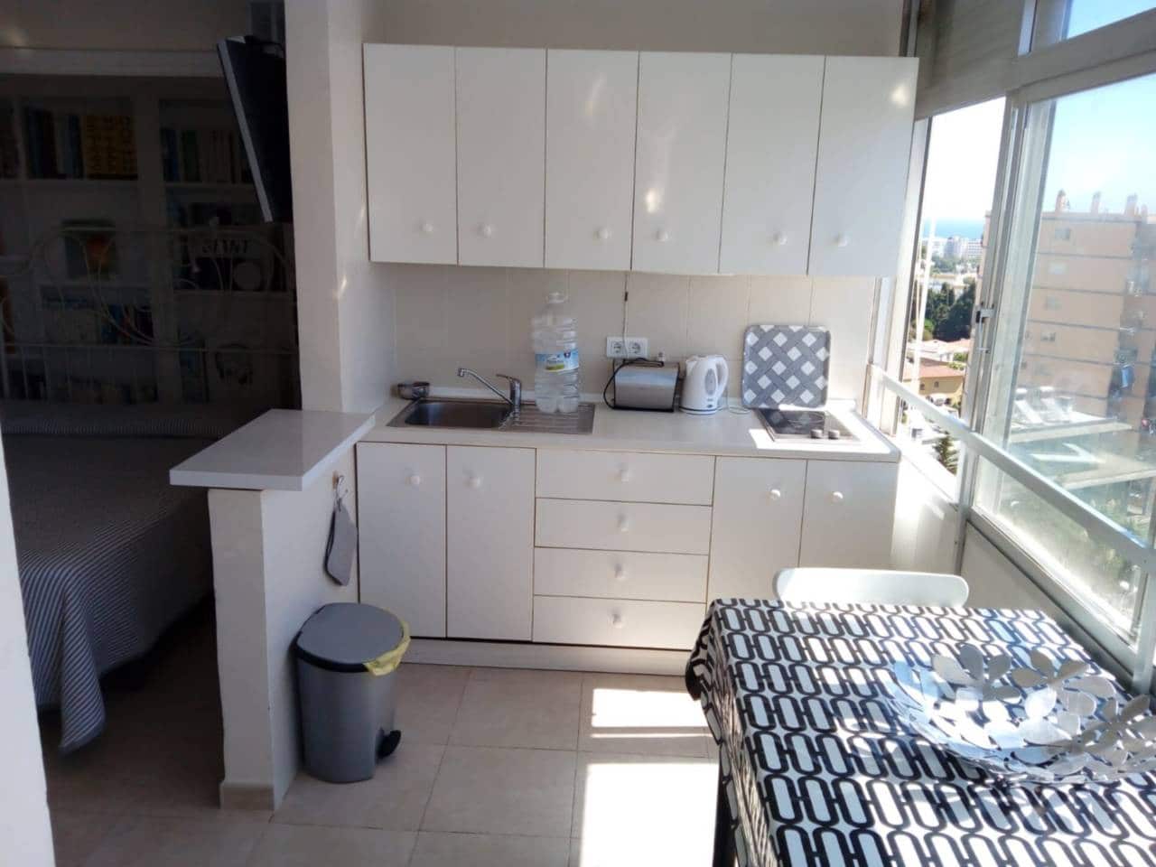 Studio for rent in Benalmadena with pool - € 850 (Ref: 9400443)