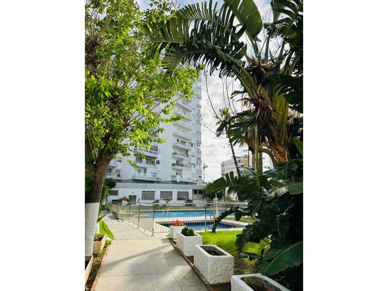 2 makuuhuone Huoneisto myytävänä paikassa Benalmadena mukana uima-altaan - 450 000 € (Ref: 9426918)