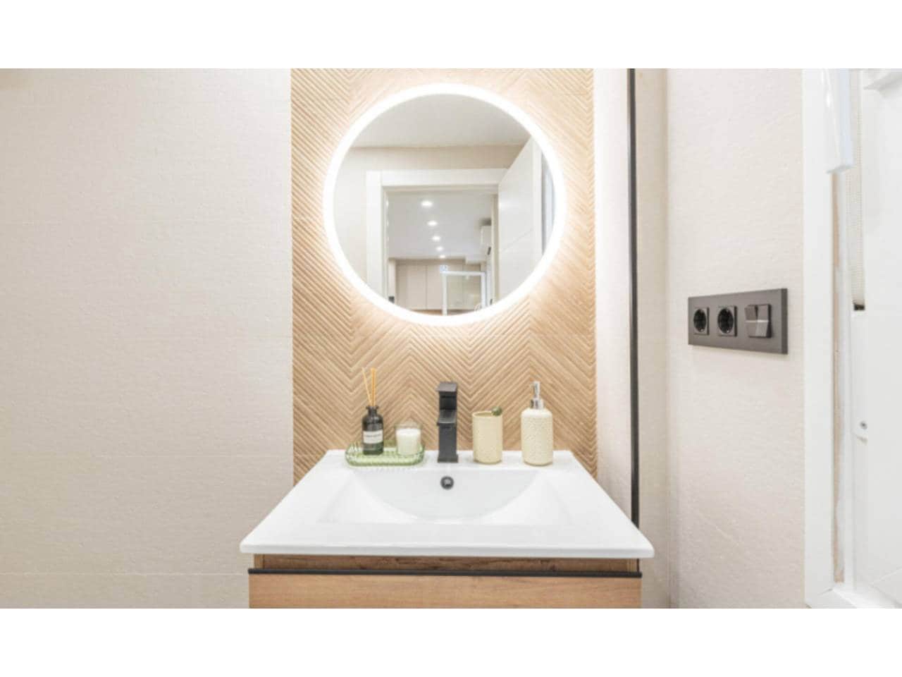 Kontor til salg i Malaga by - € 173.000 (Ref: 9508154)