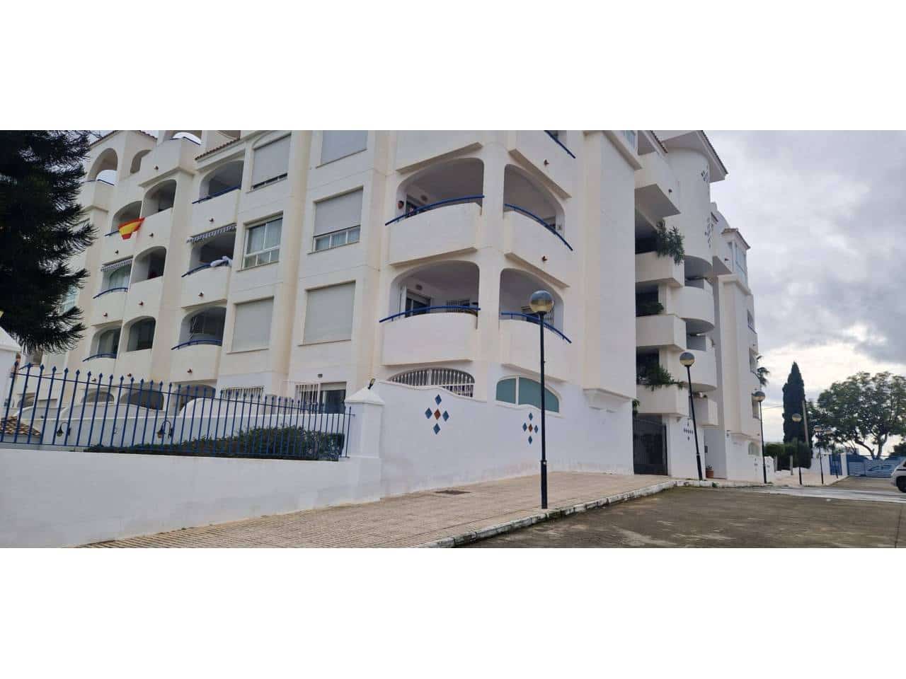 2 bedroom Apartment for sale in Benalmadena with pool garage - € 379,900 (Ref: 9560948)