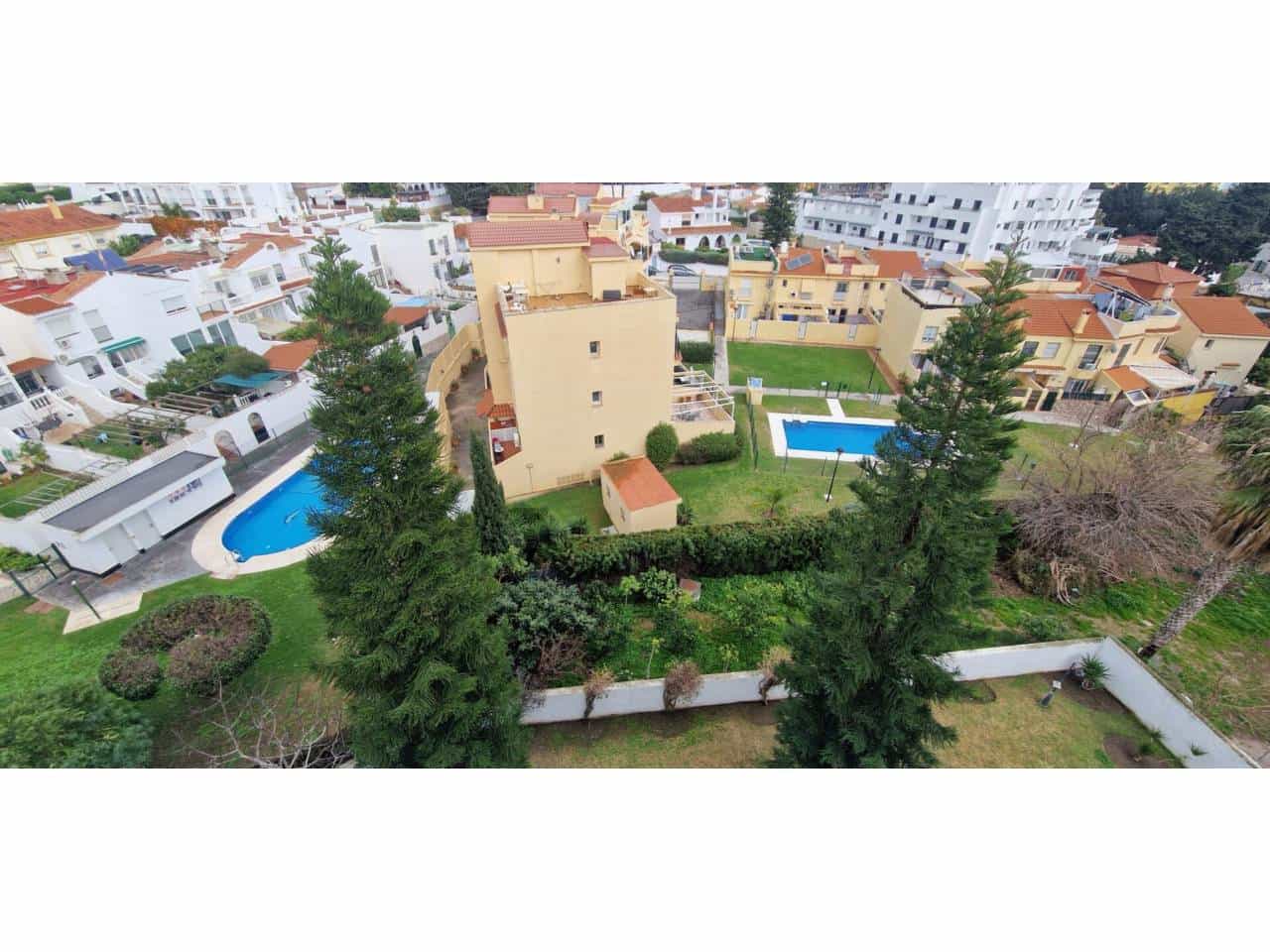 2 sypialnia Penthouse na sprzedaż w Benalmadena z basenem garażem - 399 000 € (Ref: 9564187)