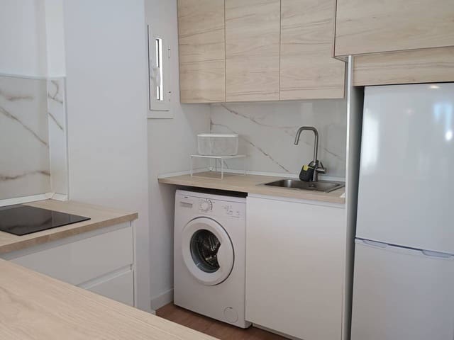 2 Zimmer Apartment zu vermieten in Torremolinos mit Pool - 1.200 € (Ref: 9592243)