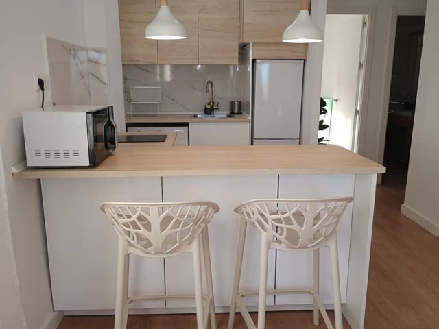 2 Zimmer Apartment zu vermieten in Torremolinos mit Pool - 1.200 € (Ref: 9592243)