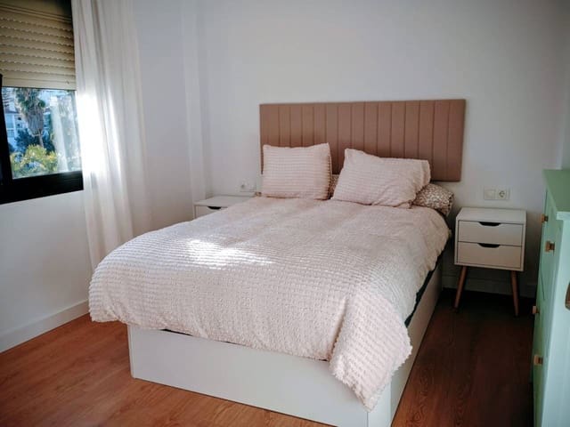 2 Zimmer Apartment zu vermieten in Torremolinos mit Pool - 1.200 € (Ref: 9592243)