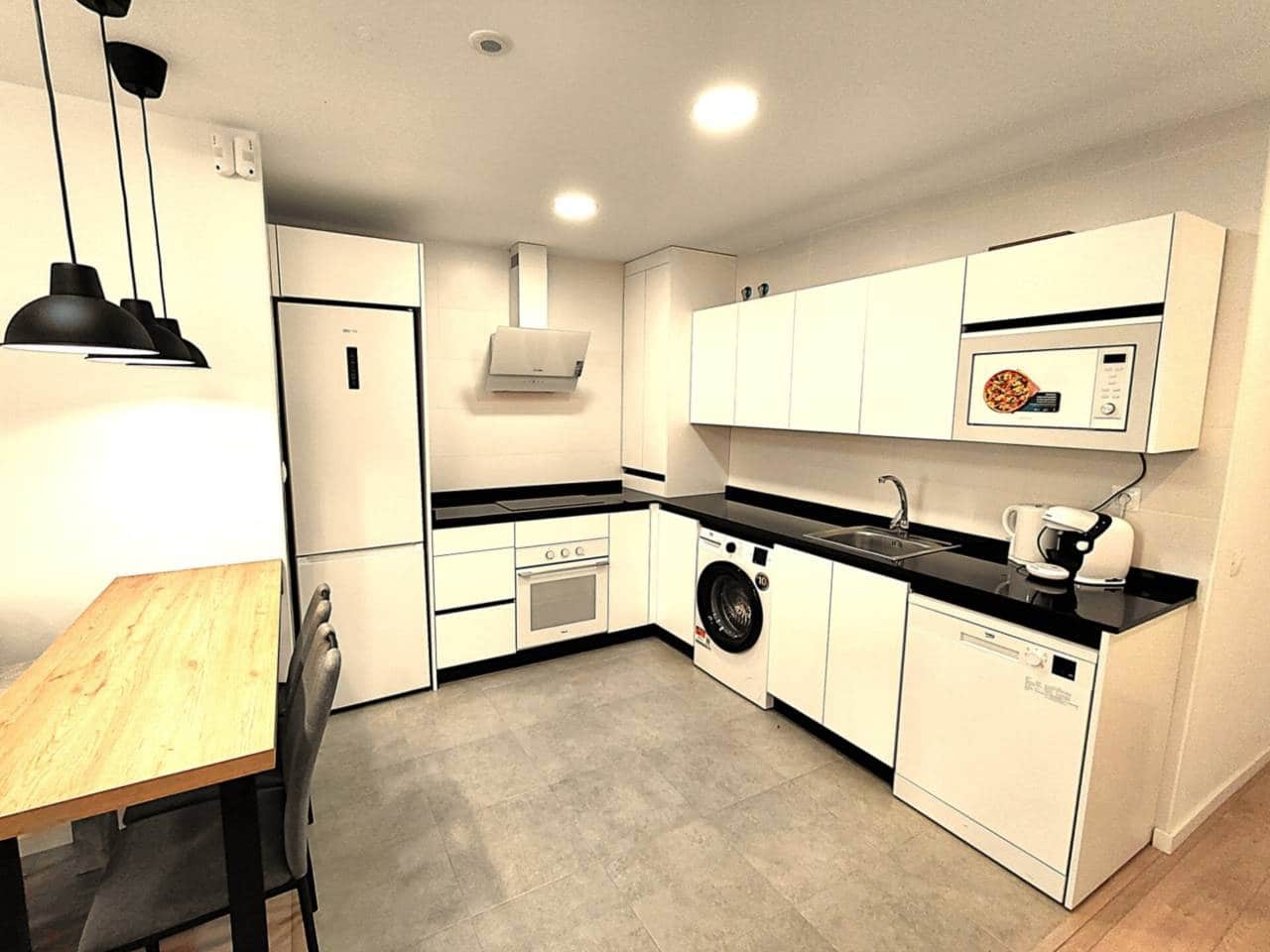 Appartement de 2 chambres à louer à Mijas avec piscine garage - 1 500 € (Ref: 9655581)