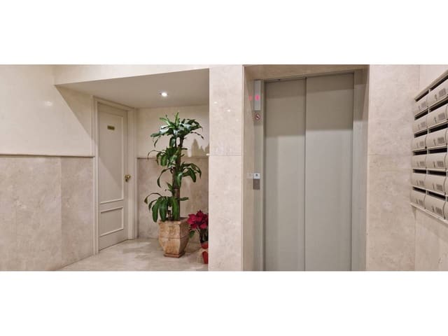 2 bedroom Apartment for rent in Benalmádena with pool - € 1,200 (Ref: 9658126)