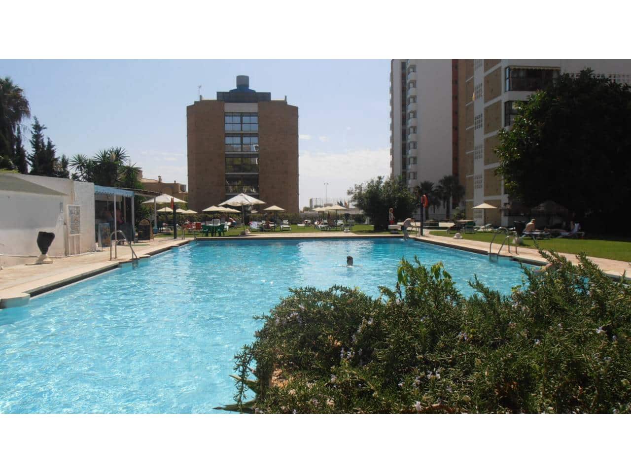 2 bedroom Apartment for rent in Benalmadena with pool - € 1,200 (Ref: 9658126)