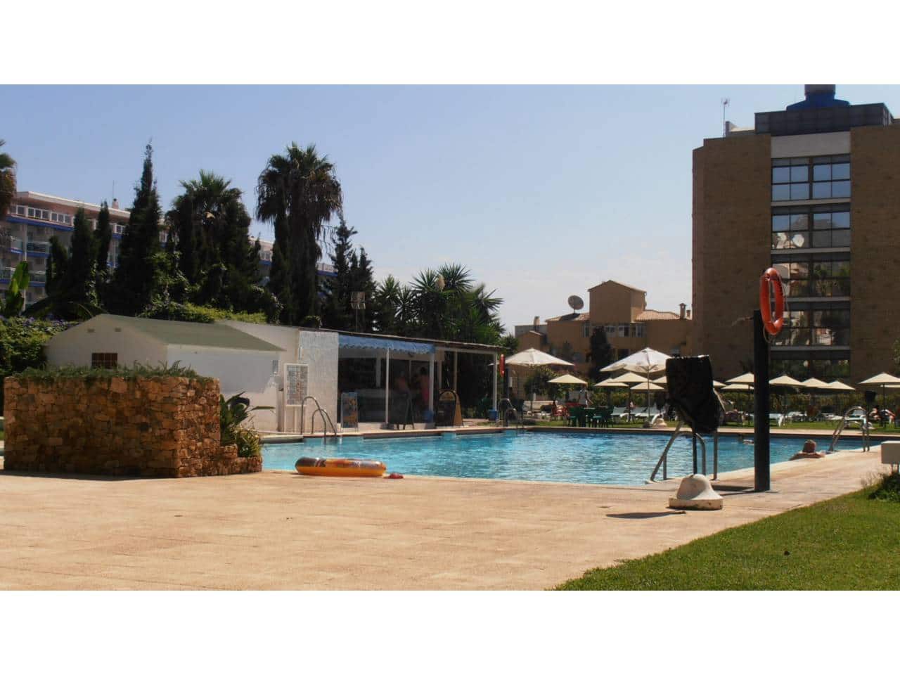 2 bedroom Apartment for rent in Benalmadena with pool - € 1,200 (Ref: 9658126)