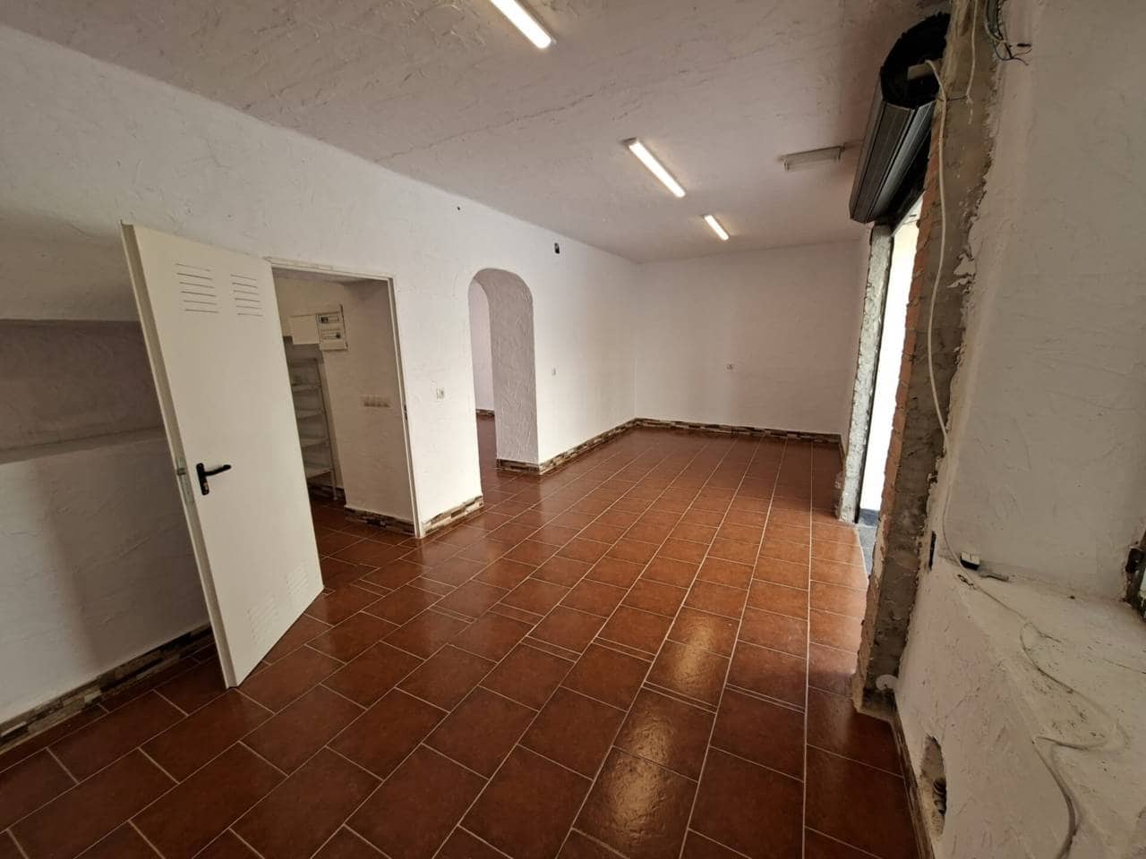 Commercial for rent in Benalmadena - € 1,200 (Ref: 9721009)