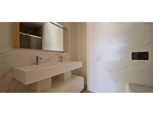 2 soveværelse Lejlighed til salg i Málaga by med garage - € 1.035.000 (Ref: 9725024)