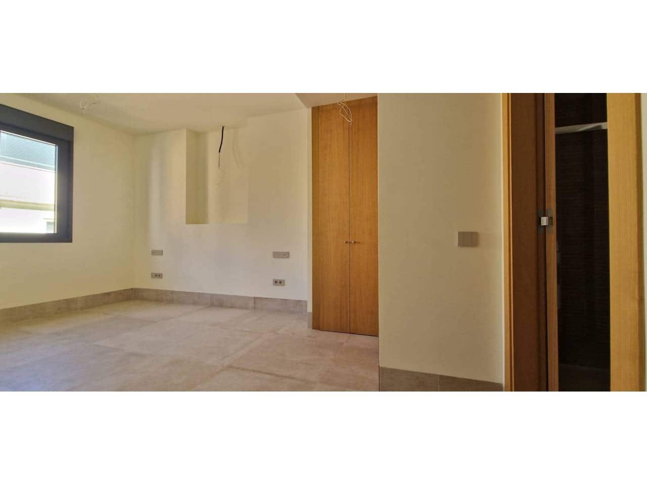 2 soveværelse Lejlighed til salg i Malaga by med garage - € 810.000 (Ref: 9725025)