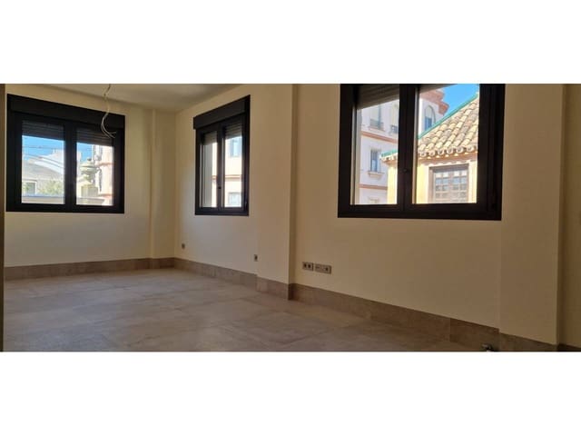 2 soveværelse Lejlighed til salg i Málaga by med garage - € 810.000 (Ref: 9725025)