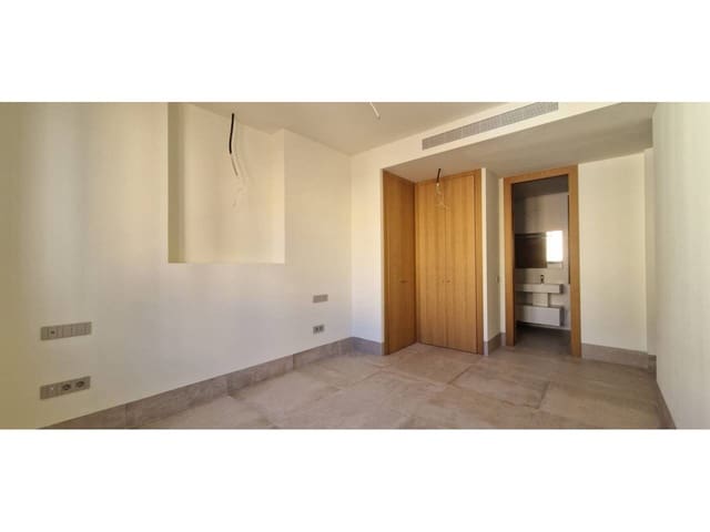 2 soveværelse Lejlighed til salg i Málaga by med garage - € 810.000 (Ref: 9725025)